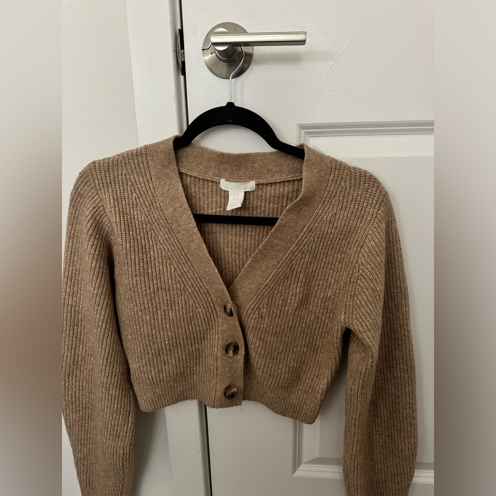 Cropped button up cardigan - Picture 2 of 3
